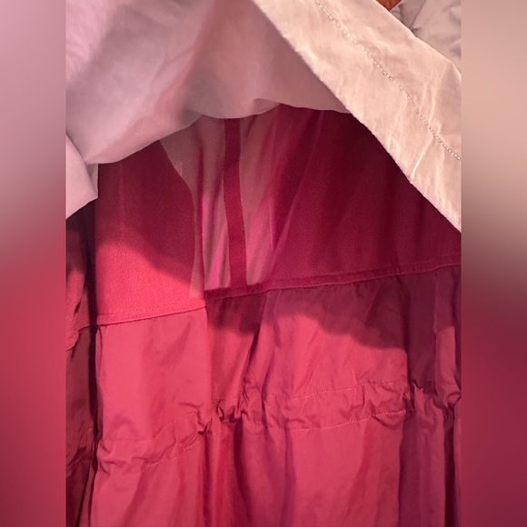 Lululemon Evergreen hooded rain jacket - Picture 5 of 6